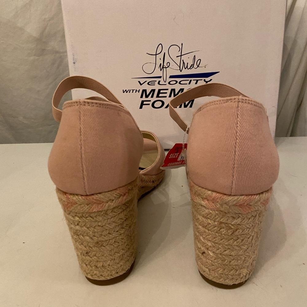 Life Stride blush canvas wedge shoes with peep toes , ankle straps size 10 NWT - Picture 3 of 8